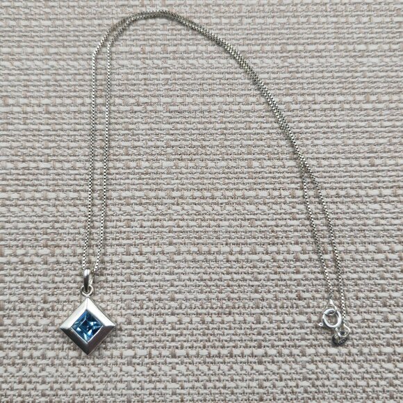 Jewelry - 16 Inch Sterling Silver Blue Glass Gem Pendant Necklace A6402